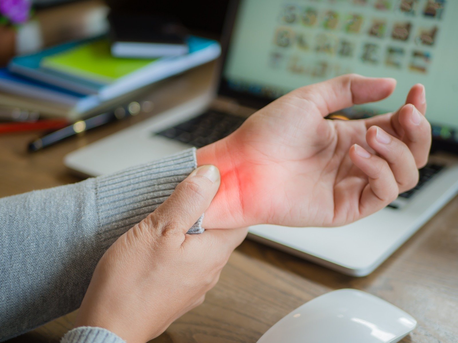 How Can Physiotherapy Treatment For Work Injuries Help Heal Carpal Tunnel Syndrome?